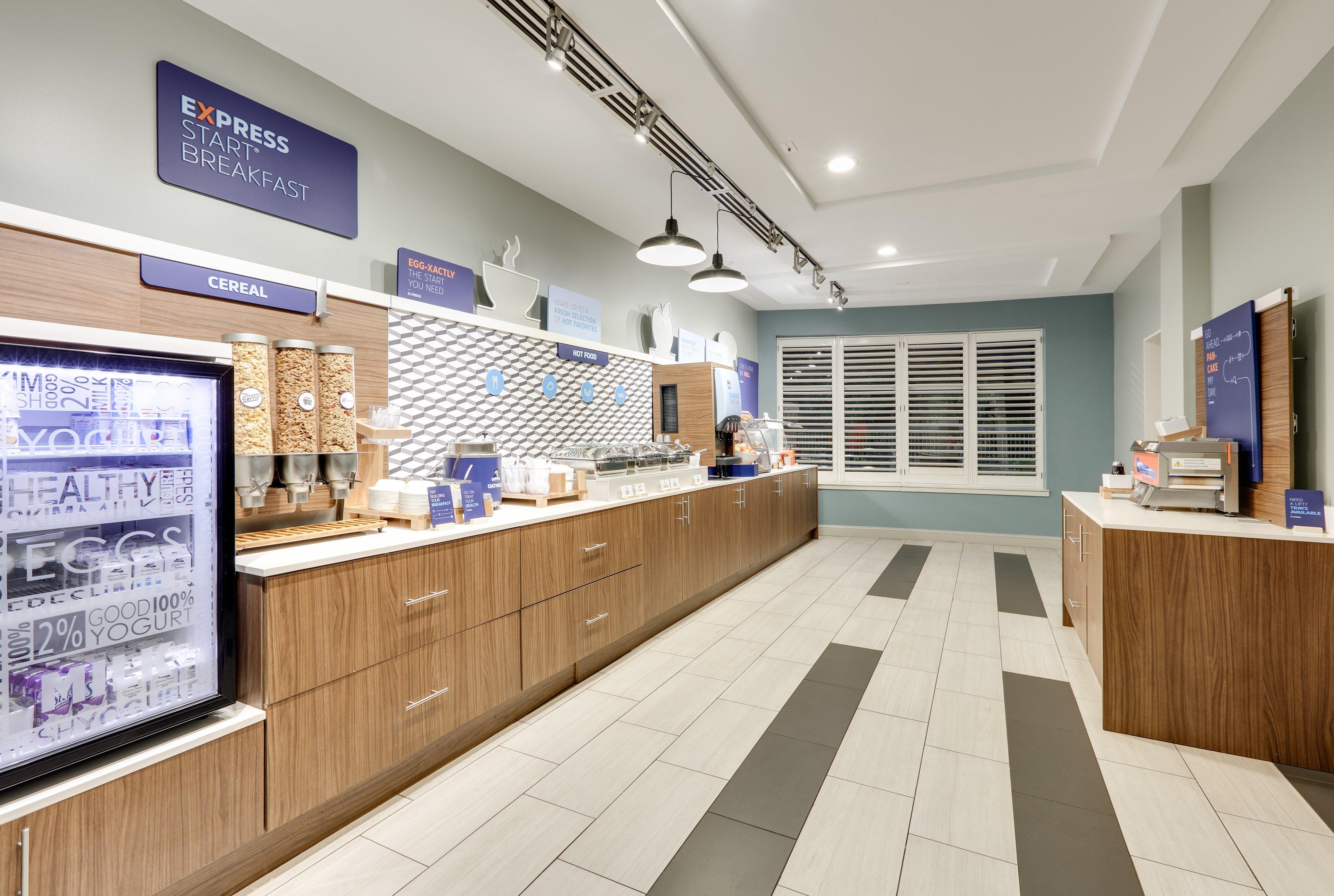 Holiday Inn Express Hotel & Suites Dublin By Ihg Exterior foto