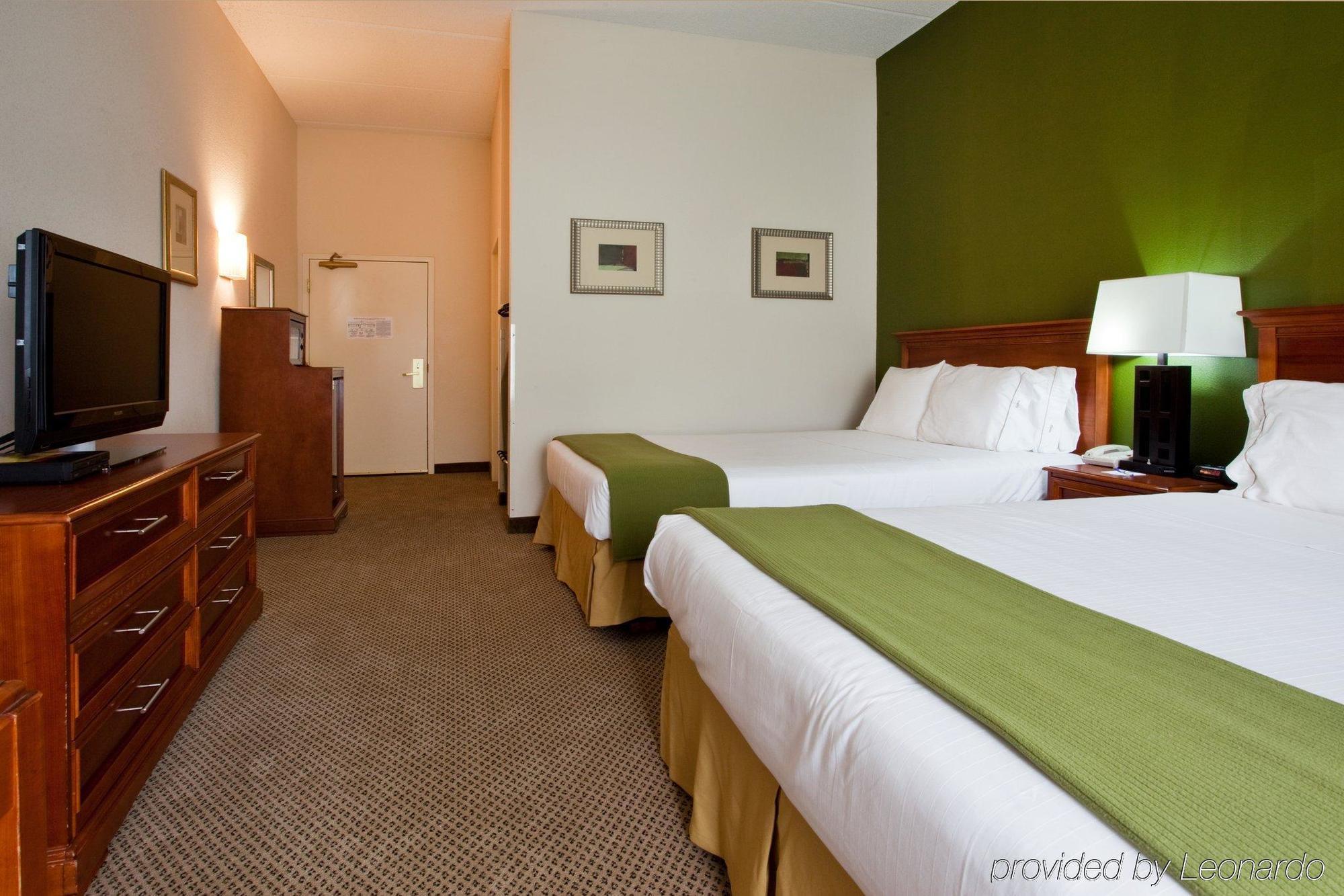 Holiday Inn Express Hotel & Suites Dublin By Ihg Habitación foto