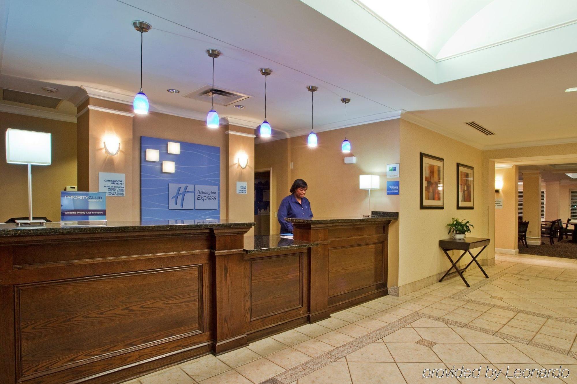 Holiday Inn Express Hotel & Suites Dublin By Ihg Exterior foto